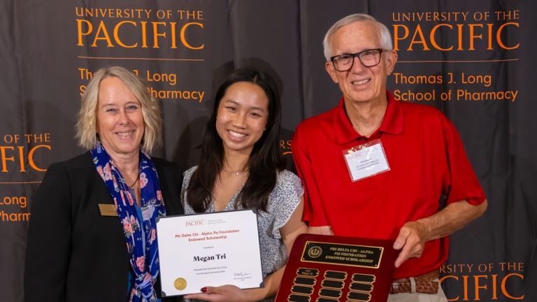 Dean Berit Gundersen with scholarship recipient and donor