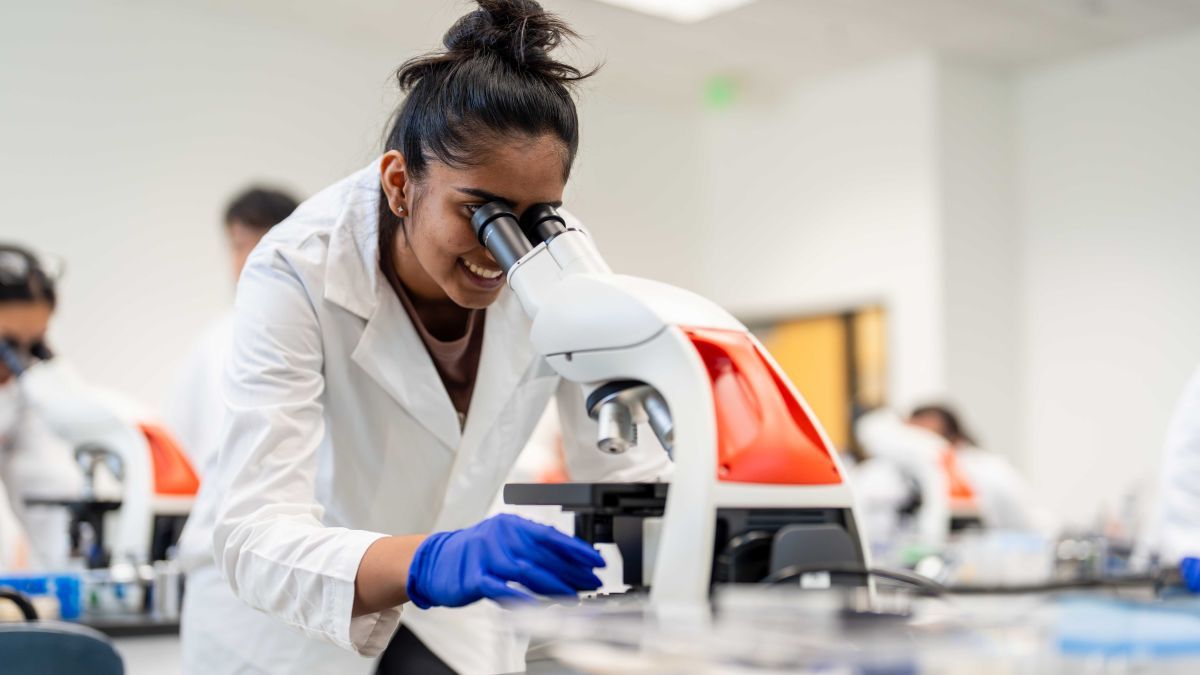 New world-class microbiology labs open pathways for Pacific’s largest academic unit