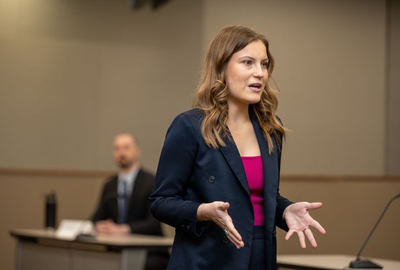 Law student Sarah Bridge ’26 competes in the Ben Franz First-Year Mock Trial Competition in 2023.