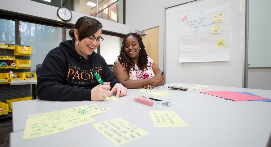 education students work together in the classroom