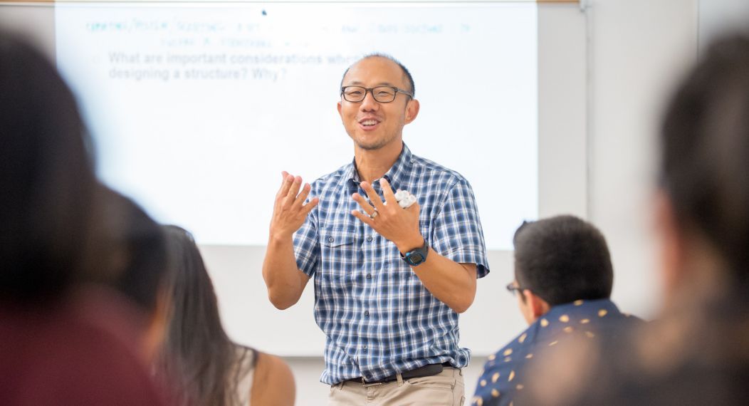 school of engineering and computer science professor teaching in classroom