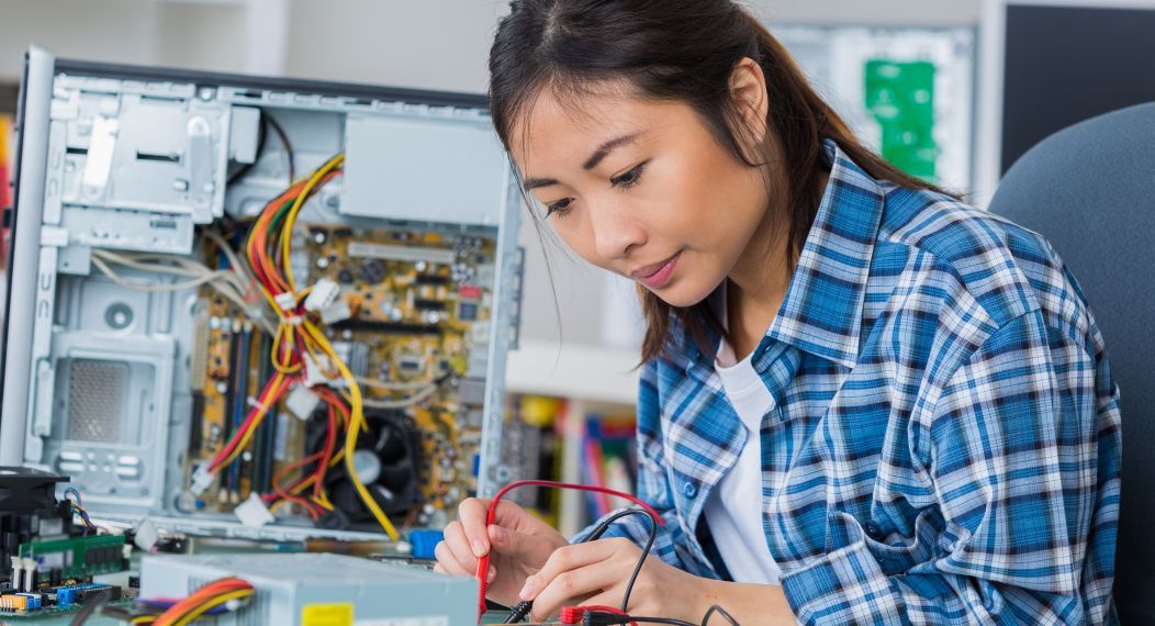 Woman working on computer. 