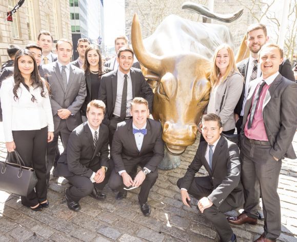 Student Investment Students on Wall St. in New York