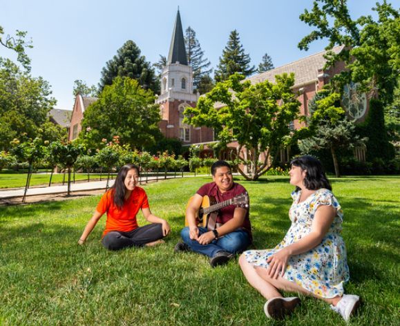 Students in front of Morris Chapel